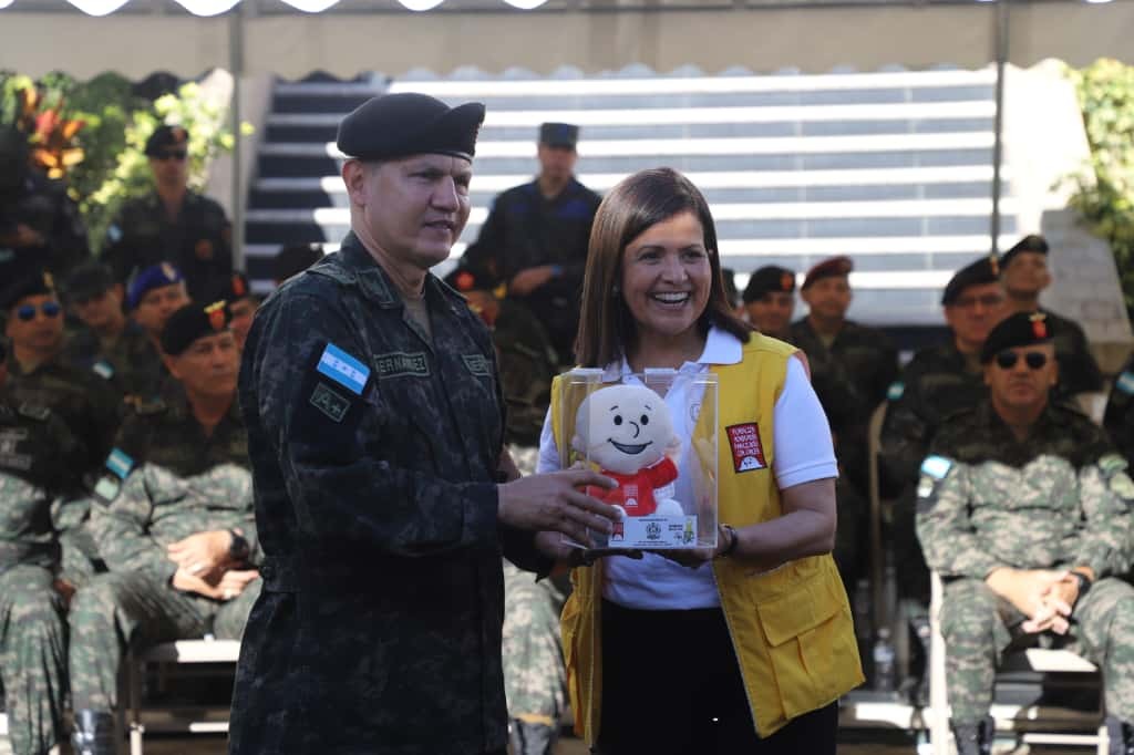  Solidaridad en acción: FF.AA. entrega más de L 14 millones a 15 fundaciones hondureñas